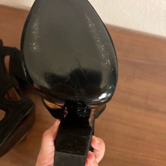 Women’s Givenchy Black Strappy Suede Open-Toe Heels Size 6 - Picture 4 of 8